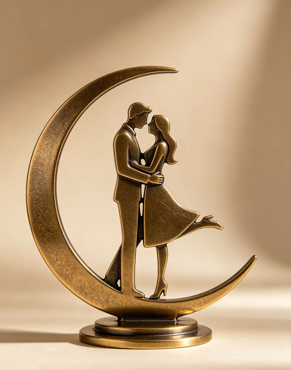 [PRE-ORDER 20% OFF] Kenvary "Love You to the Moon" Metal Couple Sculpture - Elegant Zinc Alloy Statue for Wedding, Engagement & Anniversary Gift  | Ships in 60 Days