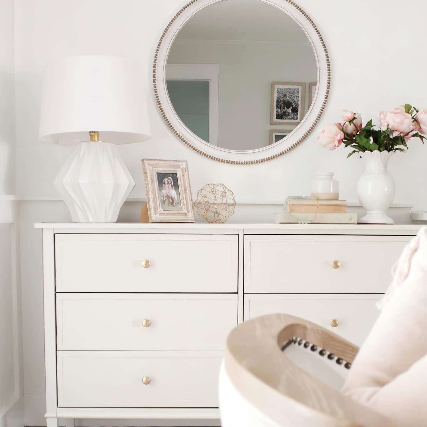 Kenvary Rustic Round Beaded Wood Wall Mirror, French Country Distressed White Framed Decorative Mirror, Farmhouse Circular Hanging Vanity Mirror for Entryway, Bathroom & Living Room